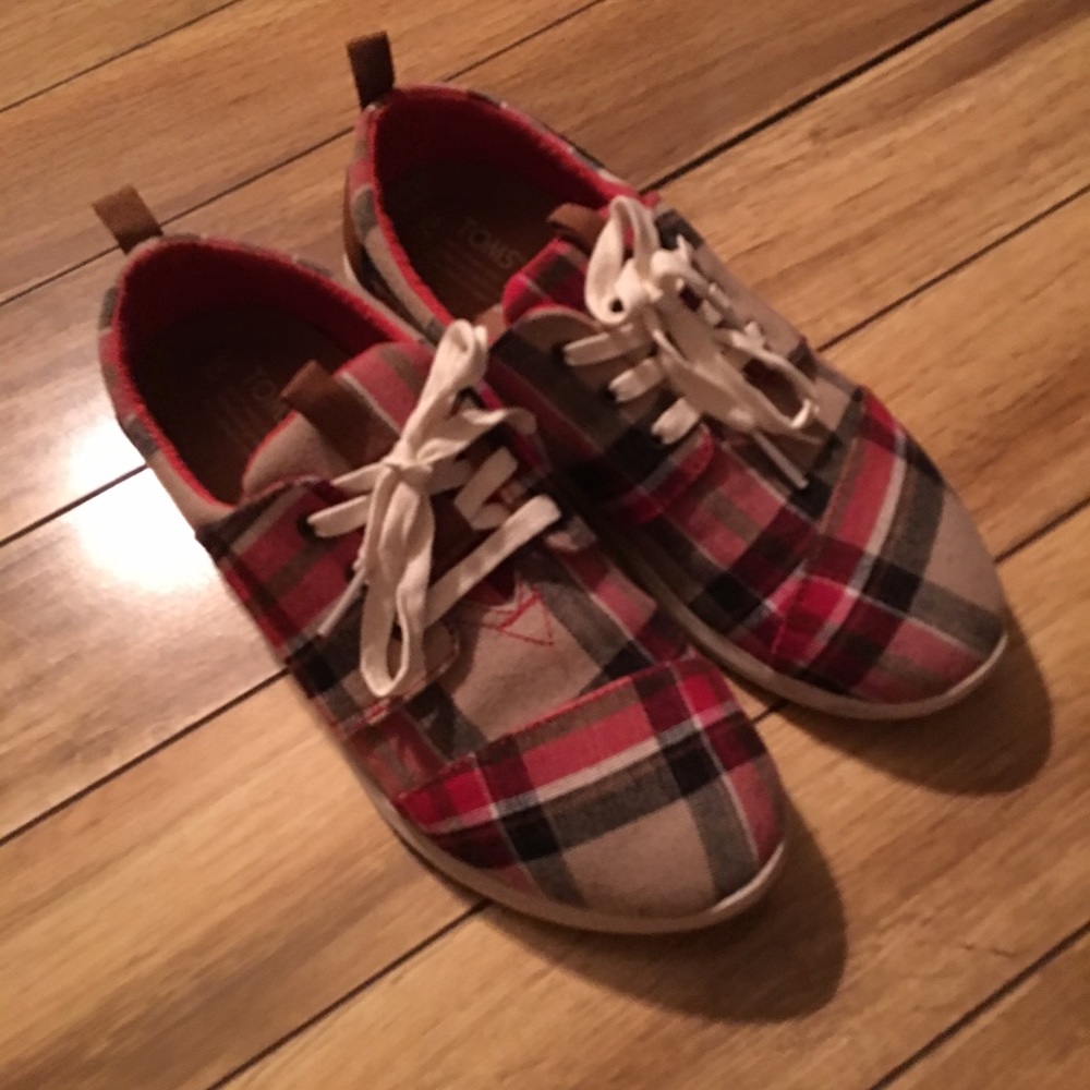 Plaid TOMS. Brand new